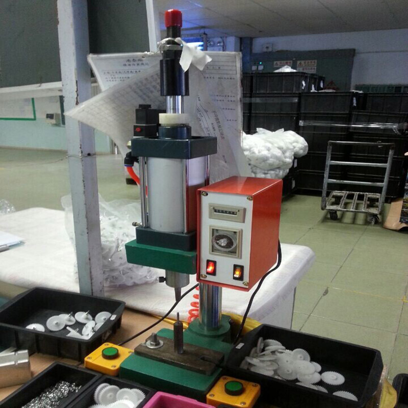 1632279727748924.jpg 氣動沖床設(shè)備.jpg